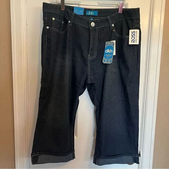 Dkny Pants - DKNY Dark Blue Capri Pants